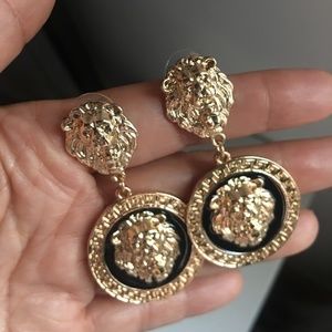 COPY - Lion detailed earrings